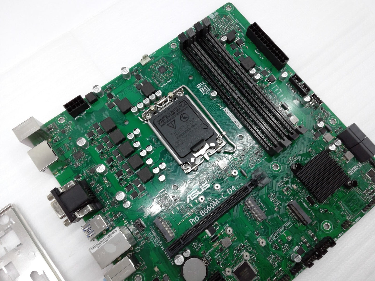 Asus PRO B660M-C D4 Intel LGA1700 DDR4 mATX  Motherboard w/Shield