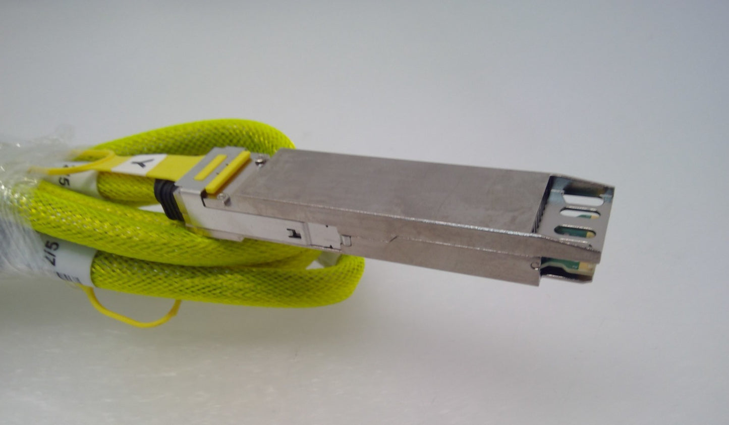 Amphenol 400G OSFP TO 400G OSFP Passive DAC 2.388M 94in 30AWG NJPPER-G515-03