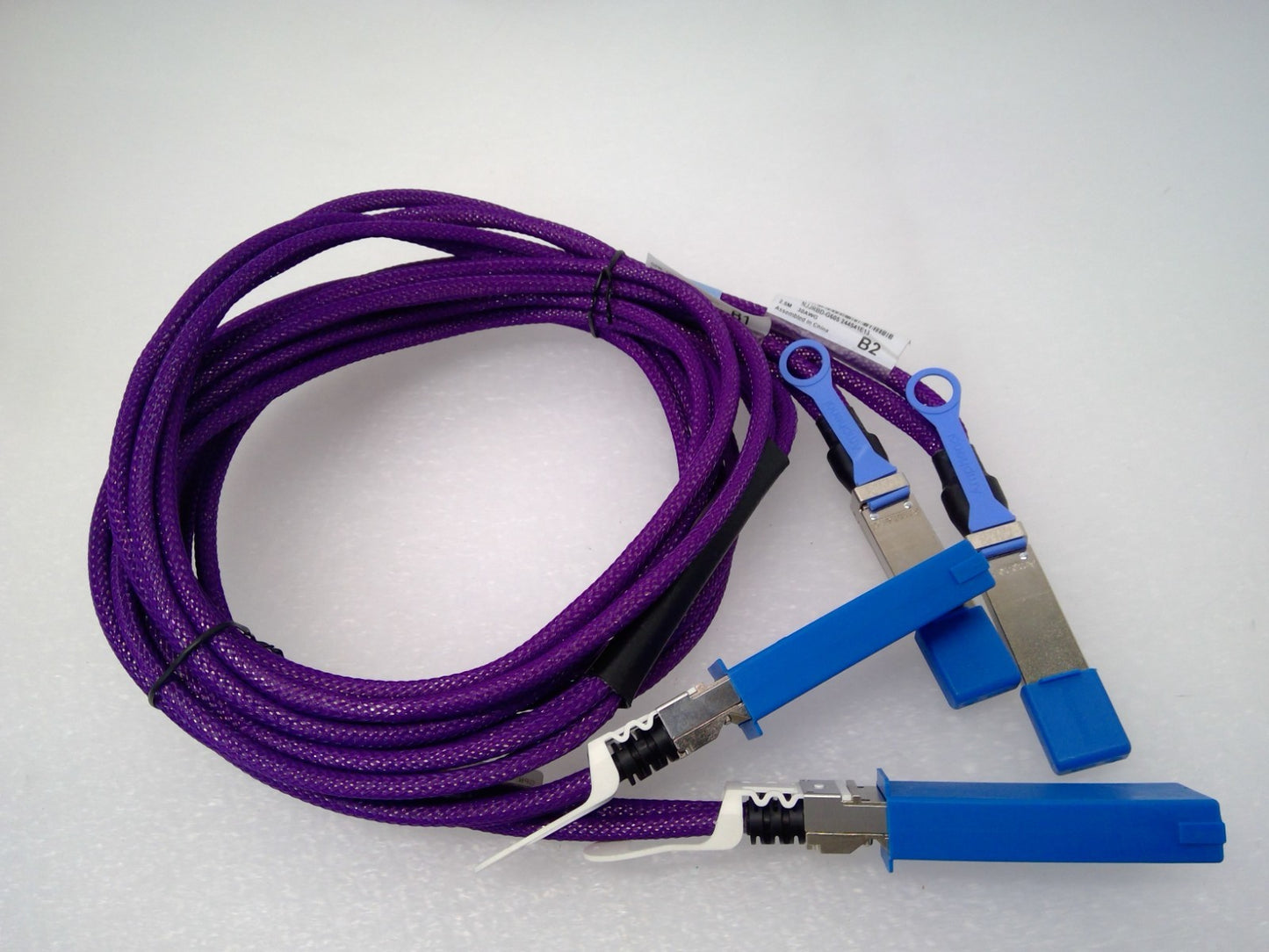 Amphenol 400G CDFB TO QSFP28 HIGH Speed Cable 2.5m 30AWG 1083867-01 NJJRBD-G605