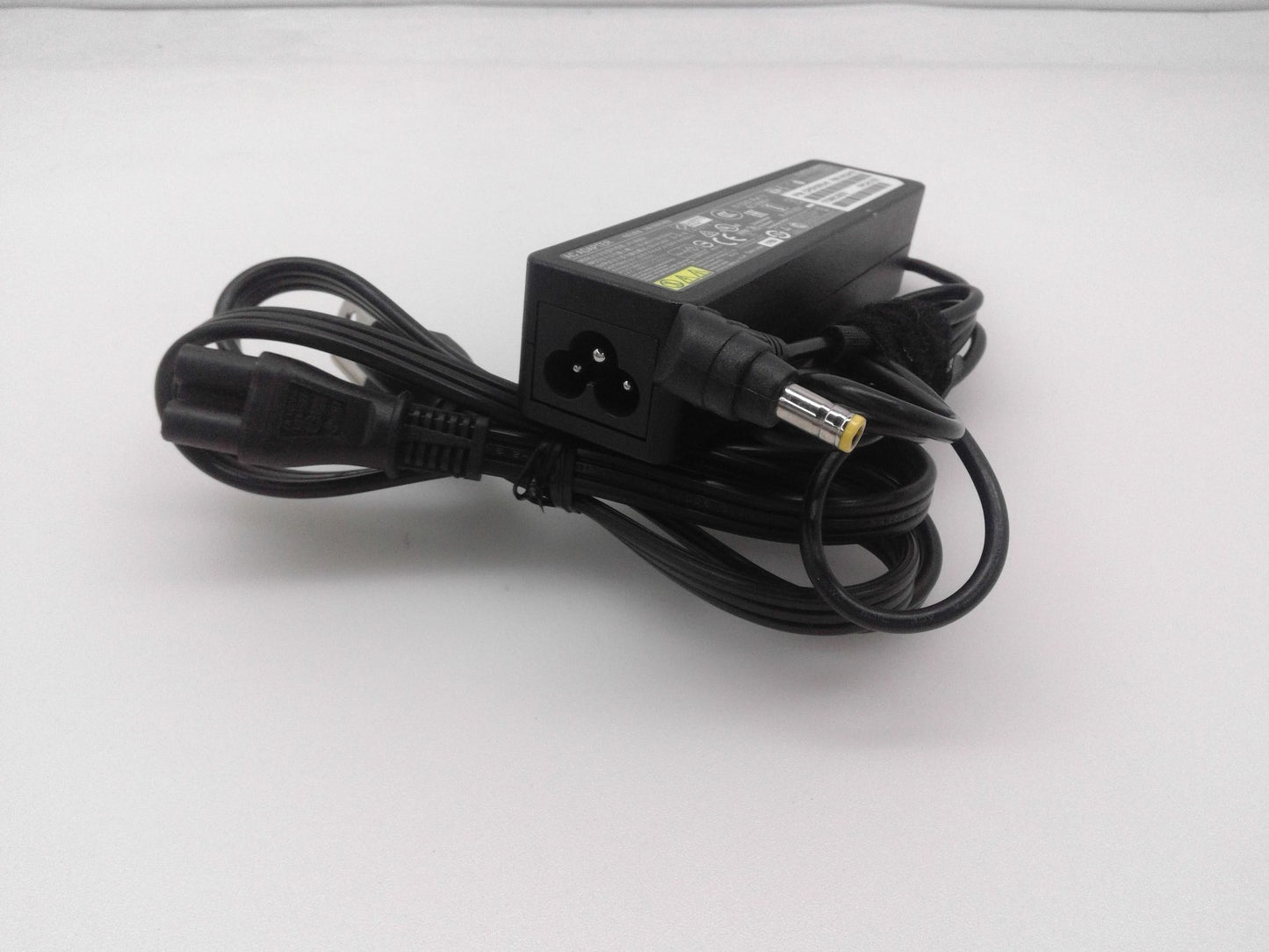 Genuine Fujitsu Laptop AC Adapter/Charger A13-065N3A FMV-AC341B 19V 3.42A