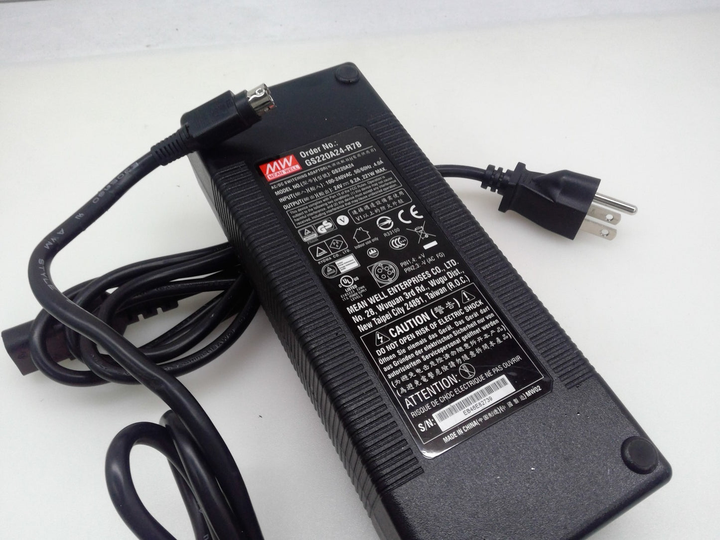 Mean Well GS220A24 GS220A24-R7B 24V ~ 9.2A  221W AC/DC Switching Adapter 4-Pin