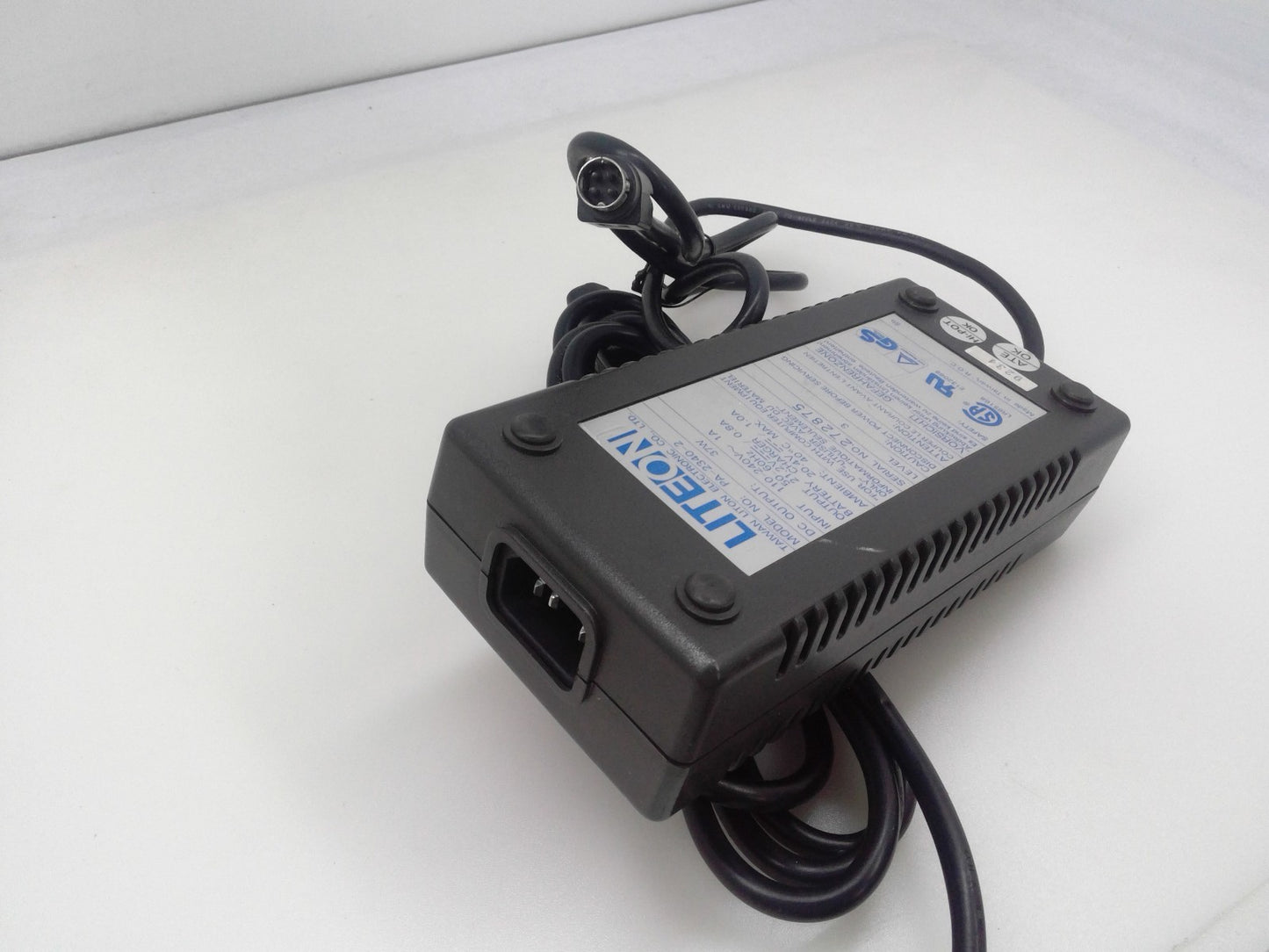 Genuine LITEON PA-2340-2 AC Adapter 21.2V 0.8A Battery charger 20.4V 1.0A 4-Pin