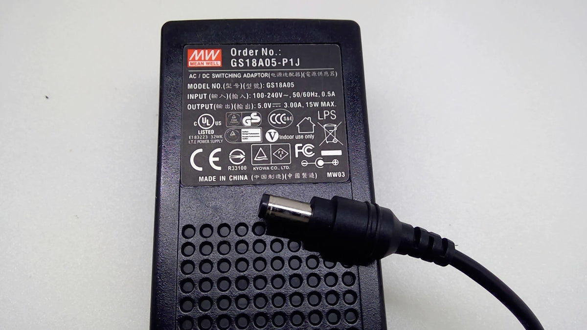 Lot of 3 Genuine MEAN WELL GS18A05-P1J 5V 3A 15W 5.5x2.0mm AC/DC Power Adapter