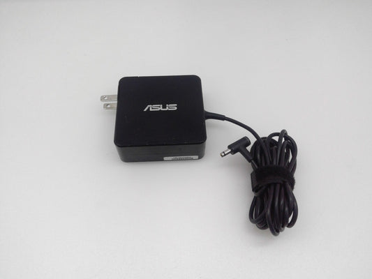Original Asus ADP-65EW A AC-Adapter Notebook 19V 3.42A 65W Tip 4.0x1.35mm