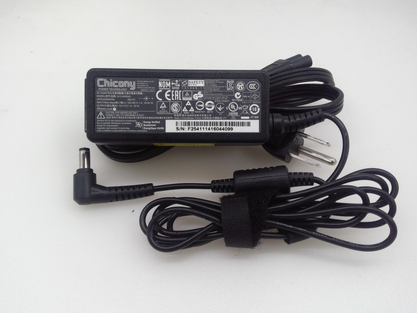 Genuine Chicony 40W A13-040N3A 19V Power Adapter 5.5* 1.7mm  For Acer Aspire