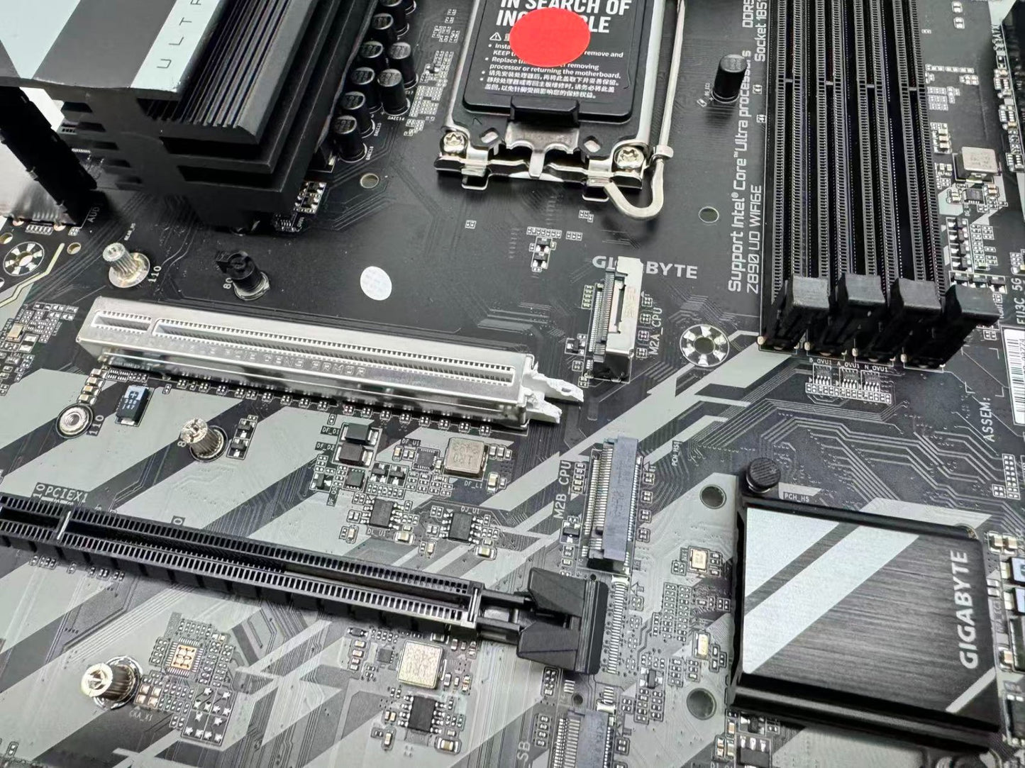 *For Parts* GIGABYTE Z890 UD WIFI6E Intel LGA 1851 ATX motherboard *Not Working*