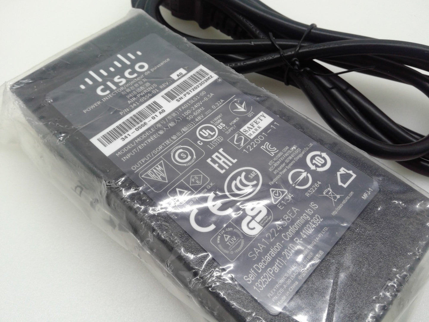 Cisco 341-0556-01 REV.: A0 Power Injector Model: FA015LS1-00 Input: 100-240V 48V