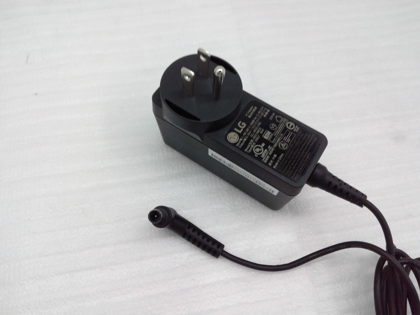 Original LG Monitor TV AD2138620 Type:055LF BAH 19V 1.7A 32.3W AC/DC Adapter