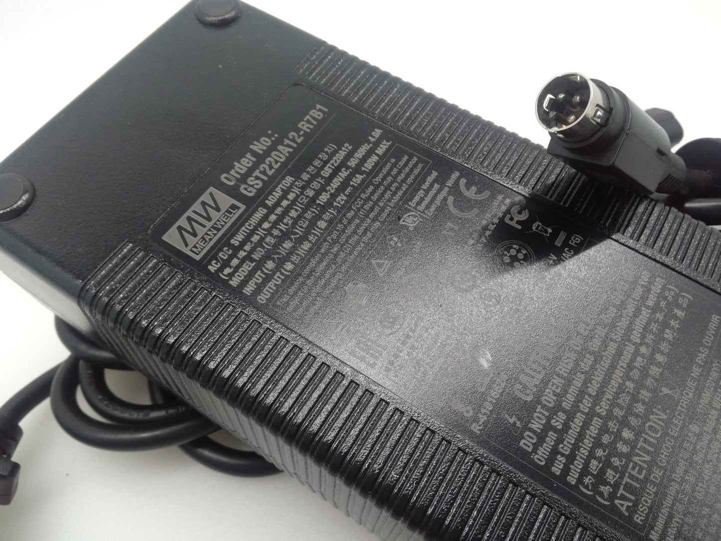 MEAN WELL  GST220A12-R7B1 4-pin 12V 15A 180W Power Supply Adapter Charger