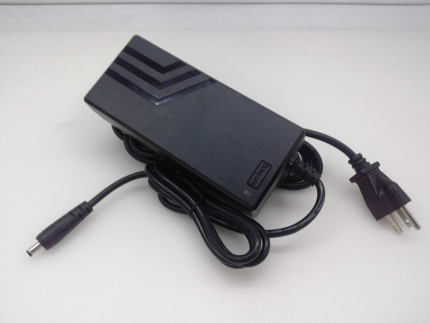 AC Adapter Charger For I.T.E. XH1200-06000l 12V 6A W/ Power Cord 5.52.5mm