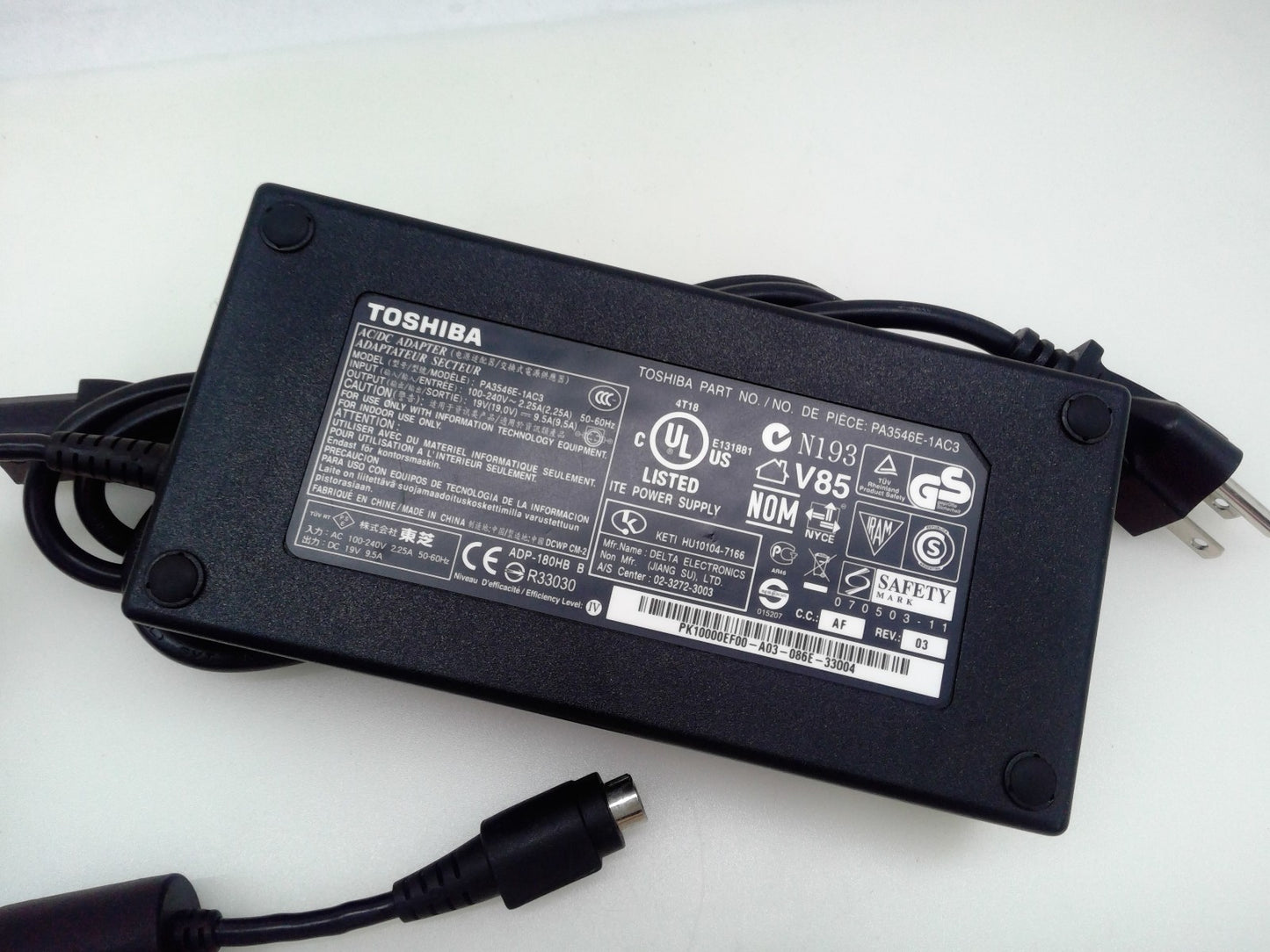 Toshiba  AC Adapter Charger For Qosmio X500-10V X500-128  19V 9.5A PA3546E-1AC3