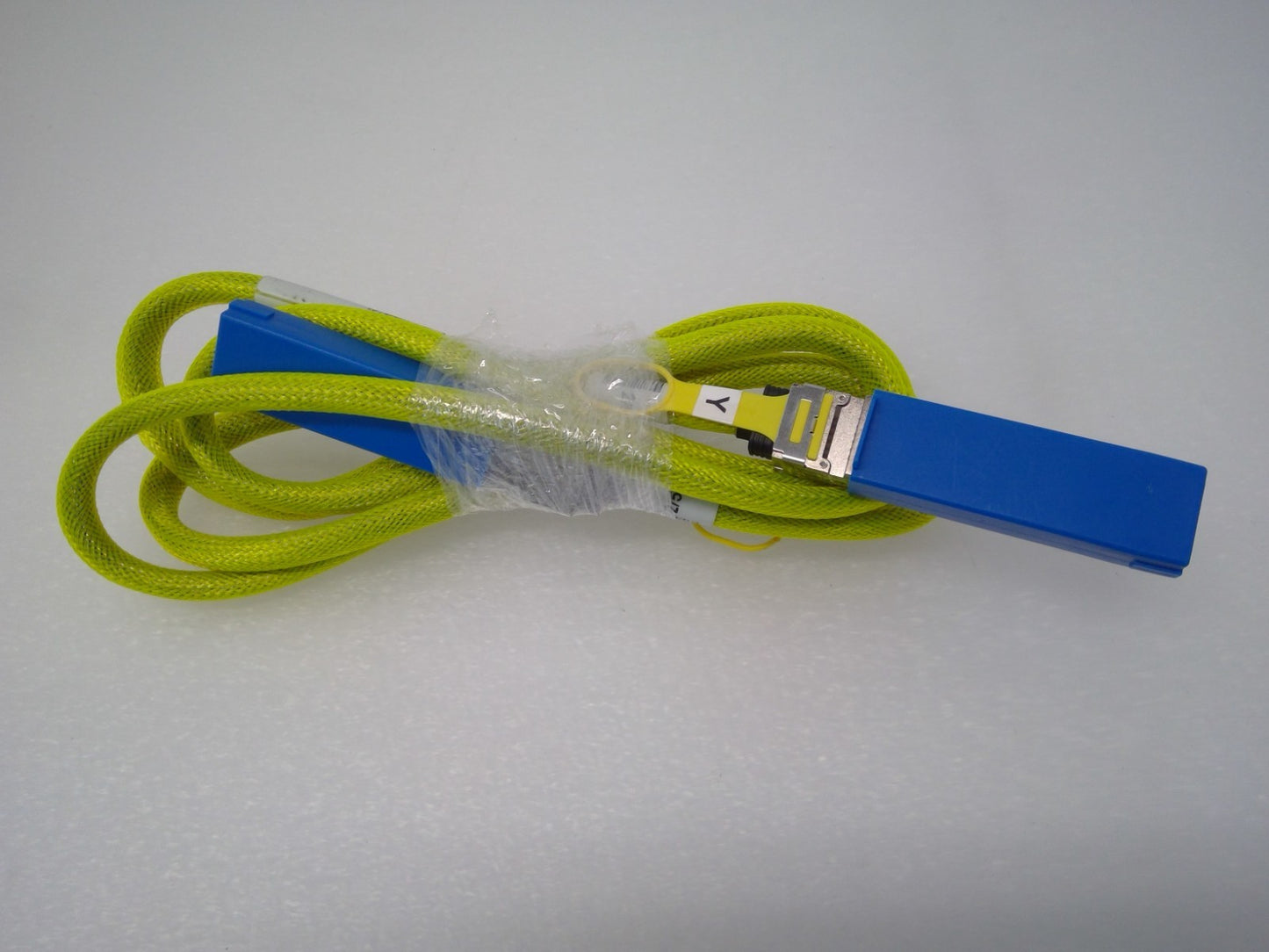 Amphenol 400G OSFP TO 400G OSFP Passive DAC 2.388M 94in 30AWG NJPPER-G515-03