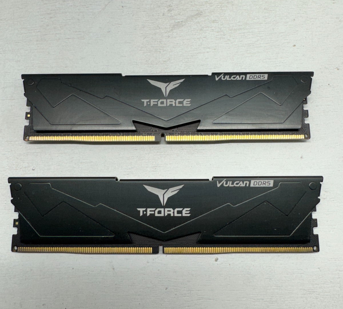 *For Parts* TEAMGROUP T-Force Vulcan 16GB (2x8GB) DDR5 5200 FLBD58G5200HC40CBK
