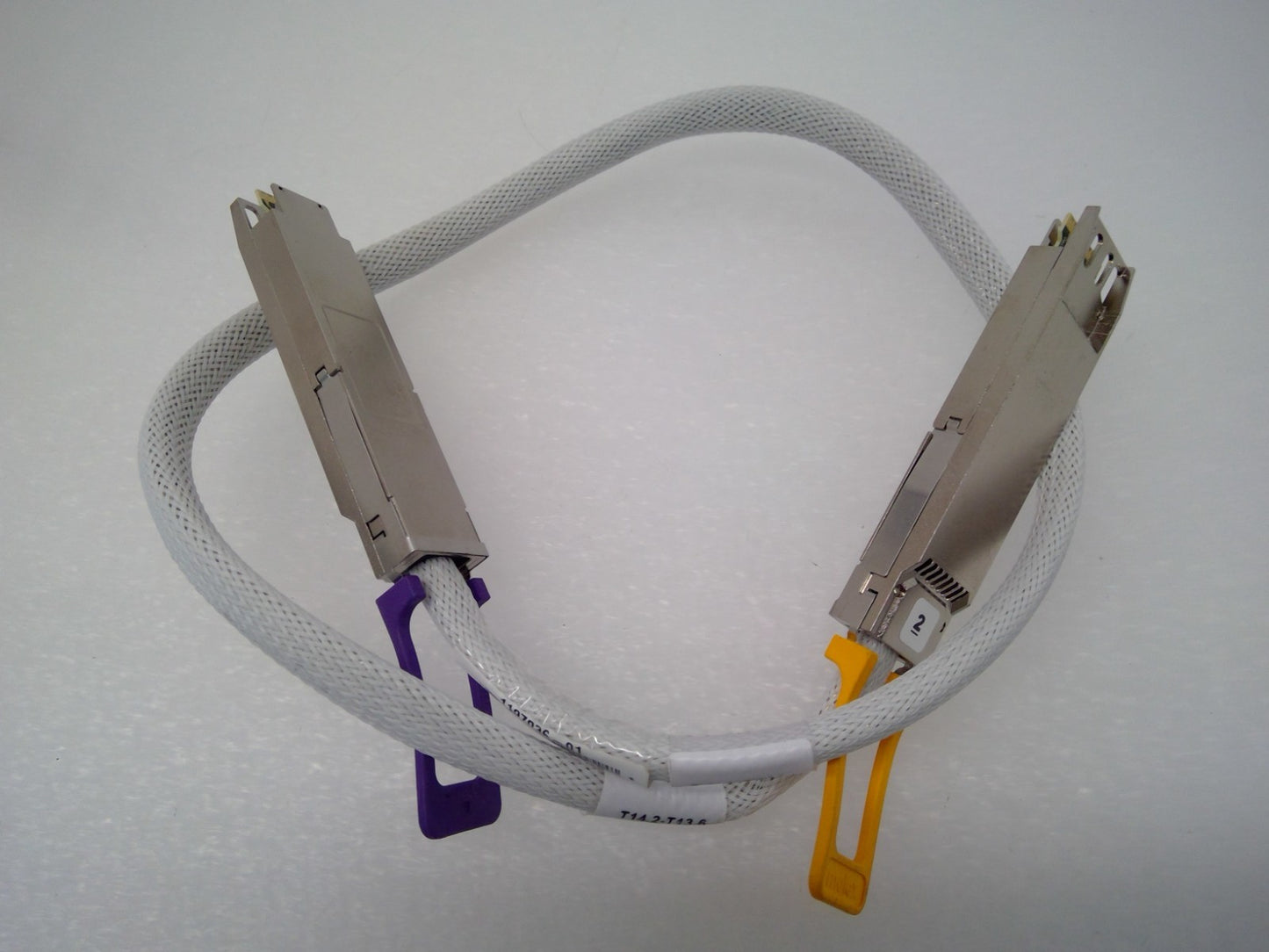 Molex 2111661420 OSFP 112G 800GbE DAC Cable 0.89M 30AWG Yellow/Purple Pull-Tab