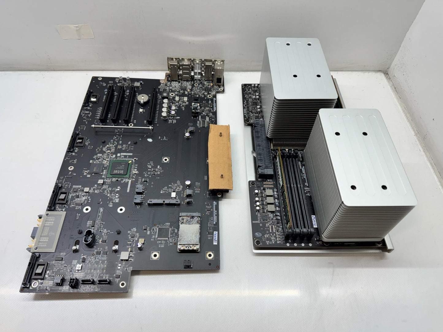 Apple Mac Pro 5CPU Tray Dual Xeon E5620@2.40GHz 16GB 639-0460 & LOGIC BOARD