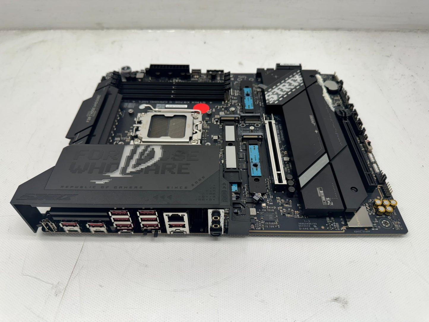 *For Parts* Strix X870E-E GAMING WIFI Socket AM5 DDR5 PCIE 5.0 x 16 Motherboard