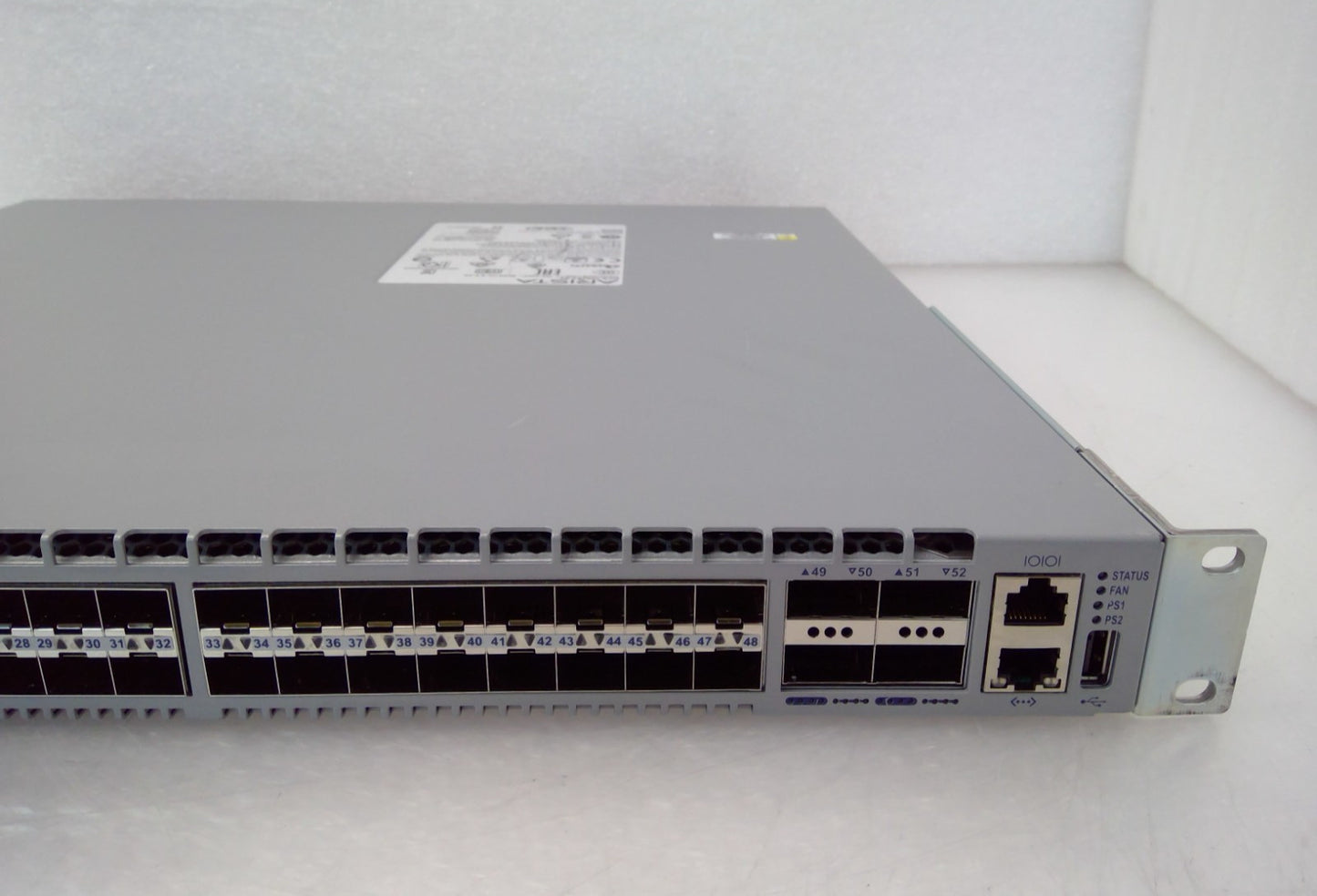Arista DCS-7050SX-64-F 48x10GbE SFP+ 4xQSFP+ Front-to-Rear Air 2X PWR-500AC-F