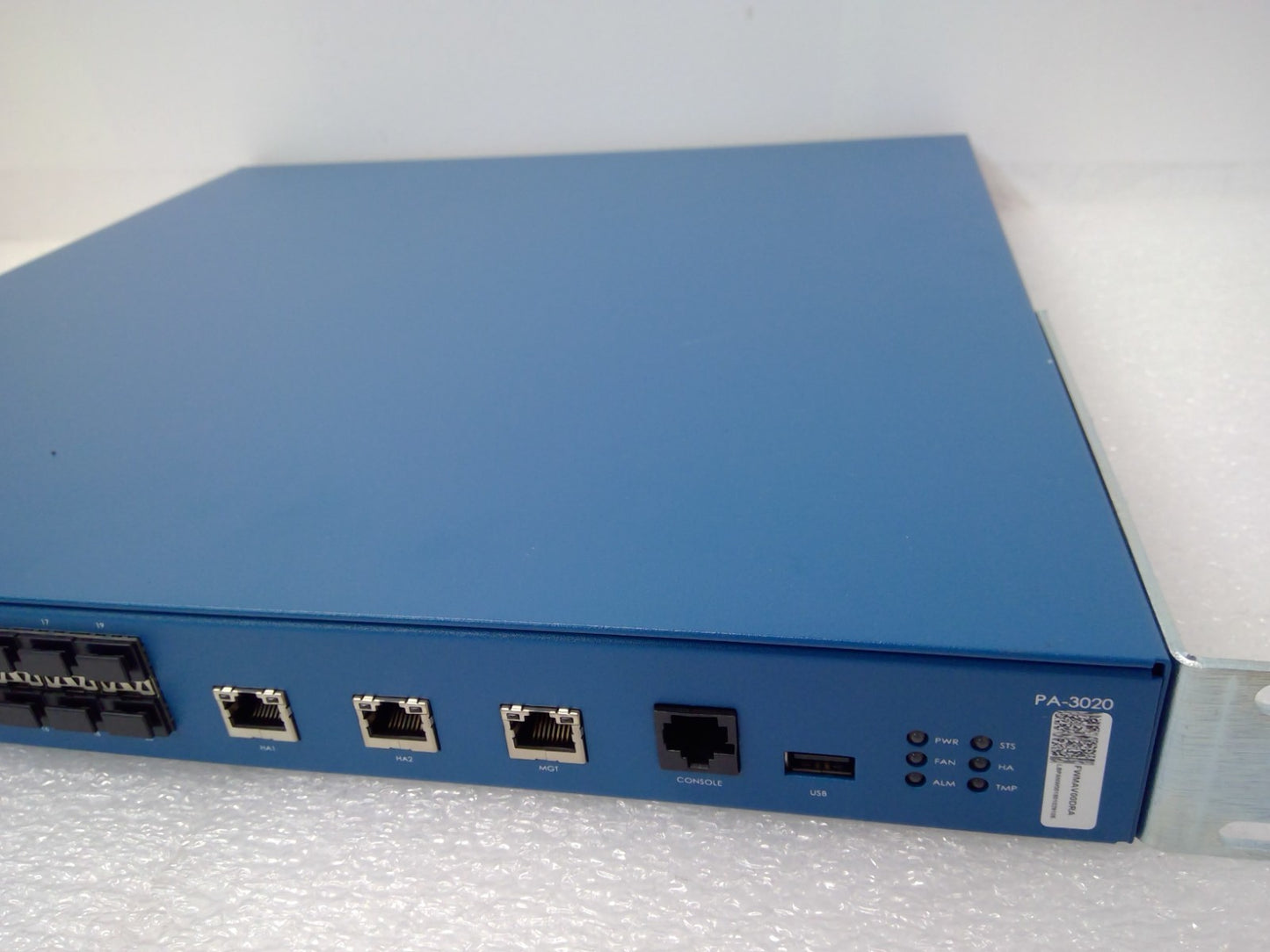 Palo Alto Networks  PA-3000 Series PA-3020 12-Ports Security Firewall