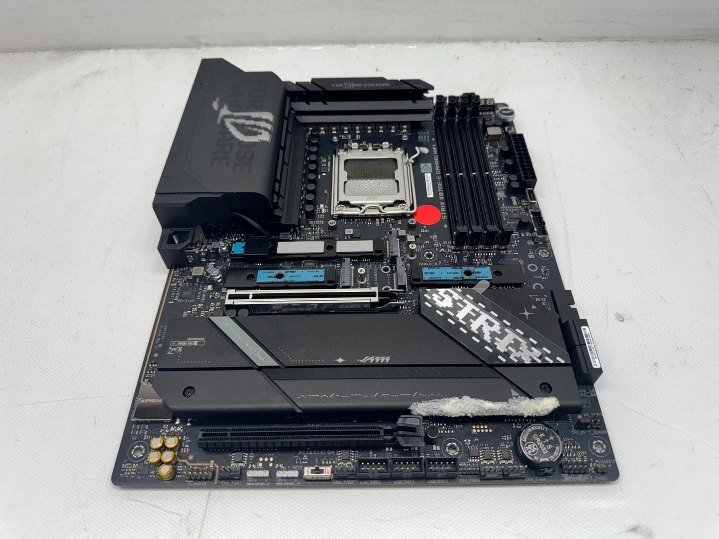 *For Parts* Strix X870E-E GAMING WIFI Socket AM5 DDR5 PCIE 5.0 x 16 Motherboard