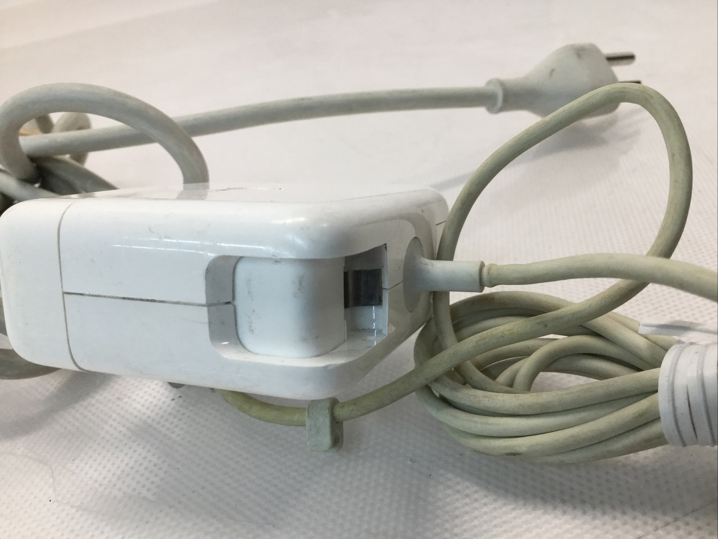 APPLE MacBook Air A1466 A1465 Magsafe 2 45W Power Adapter Charger A1436