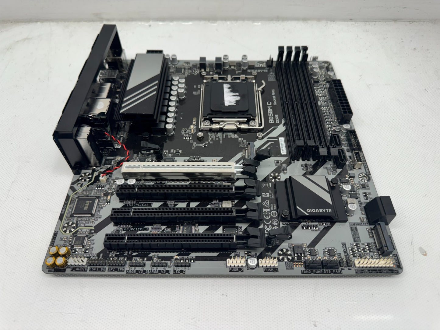 GIGABYTE B850M C AMD AM5 Motherboard mATX PCIe 5.0 x16 slot
