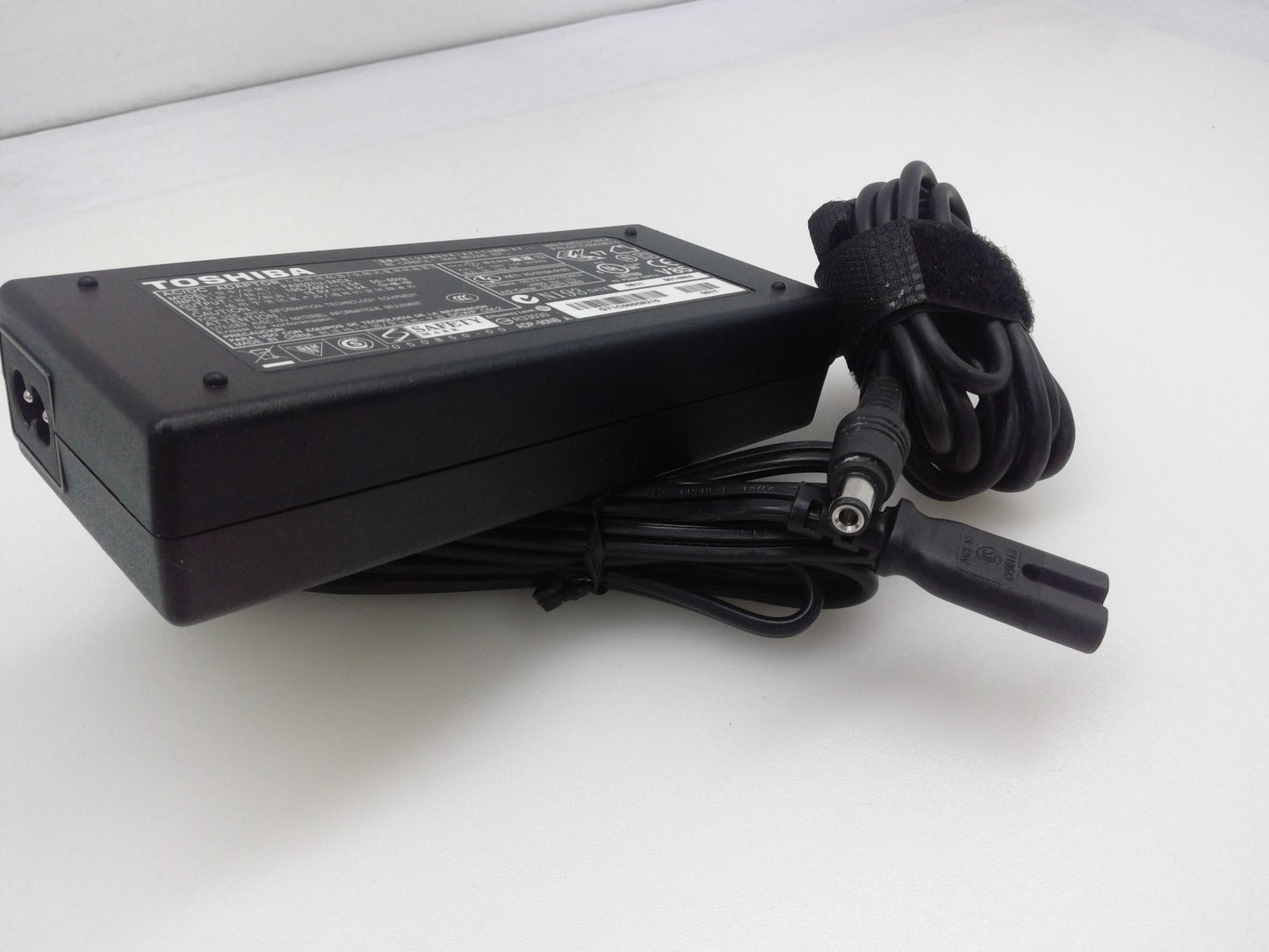 Toshiba PA2521U-3ACA 6.3*3.0mm 15V 6A Power Supply Adapter Charger