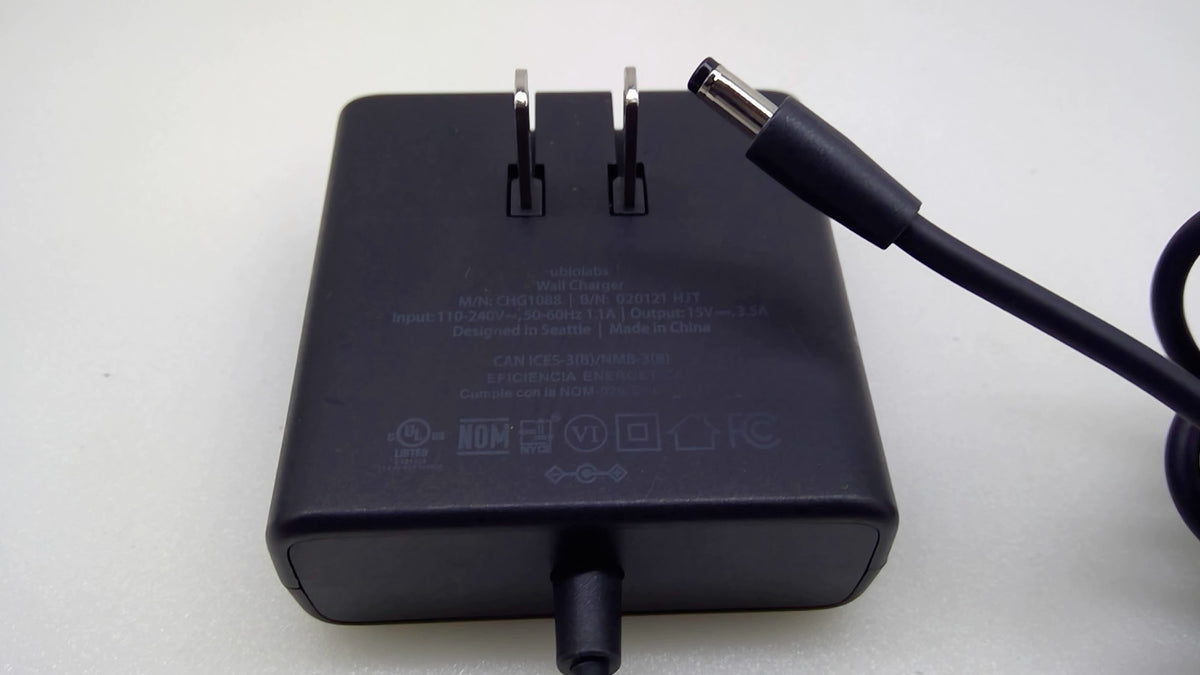 Ubiolabs CHG1088 52.5W AC Adapter 15V 3.5A 4.0x1.35mm Wall Charger