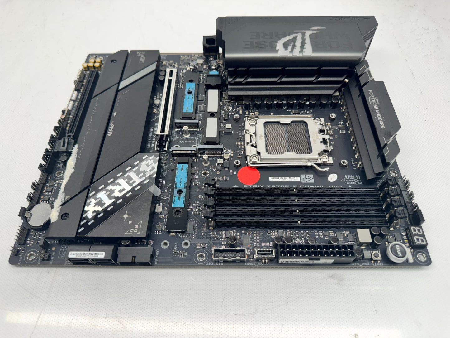 *For Parts* Strix X870E-E GAMING WIFI Socket AM5 DDR5 PCIE 5.0 x 16 Motherboard
