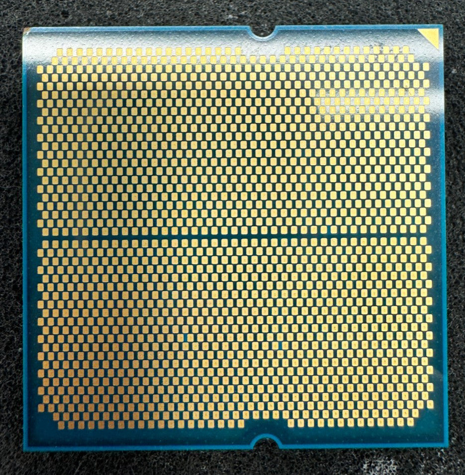 AMD Ryzen 7 9700X Desktop Processor 3.8 GHz, 8-Core, 16-Thread Socket AM5 *READ*