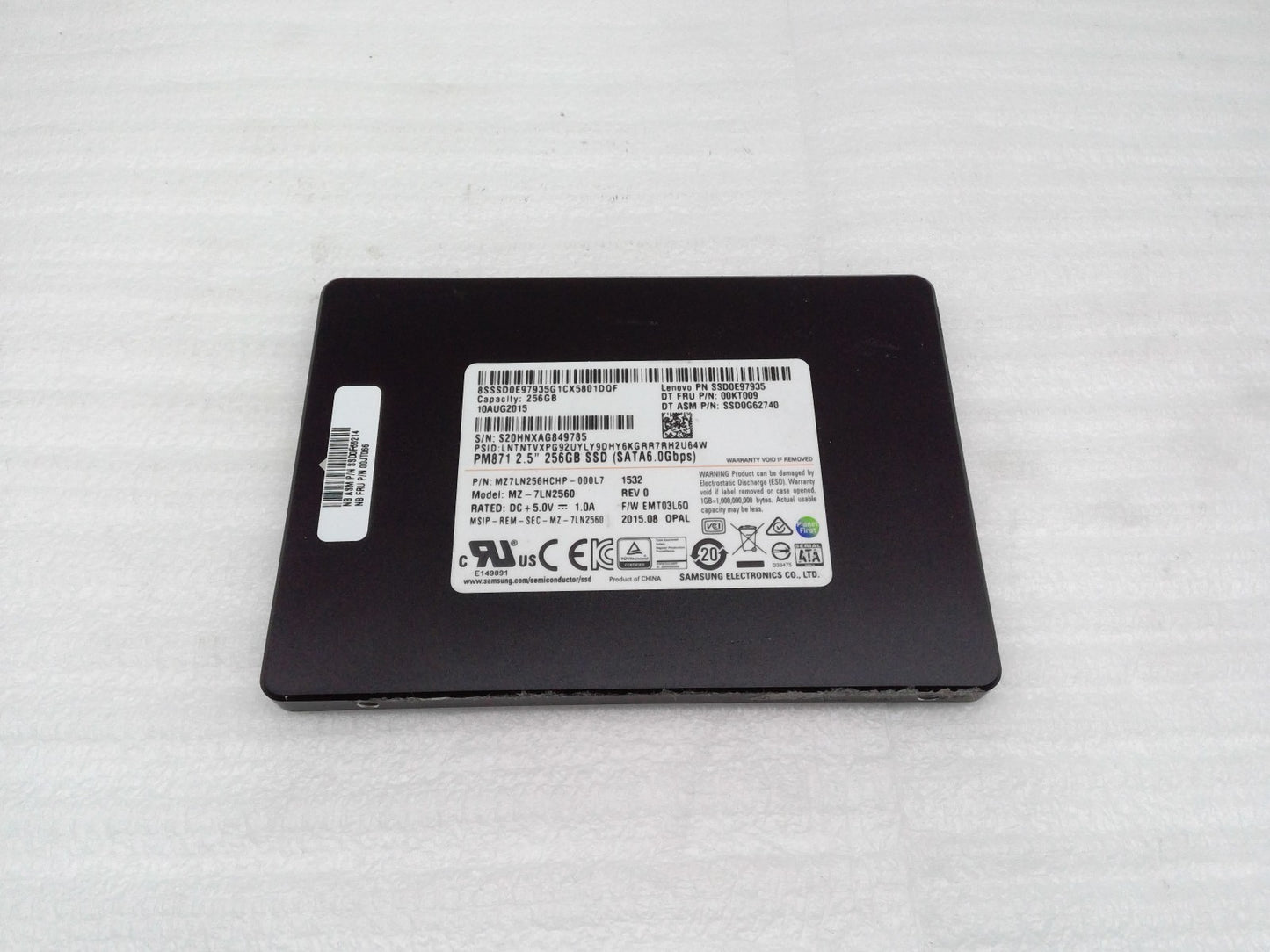 SAMSUNG PM871 256GB SSD 2.5" SATAIII 6.0Gpbs 7mm MZ-7LN2560