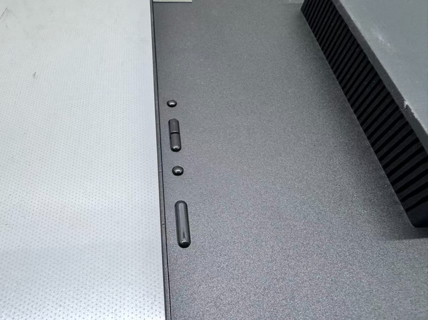 Lot of 2 Lenovo P27h-20 27" QHD LED Monitor With 2 monitor Stand (No Screws)