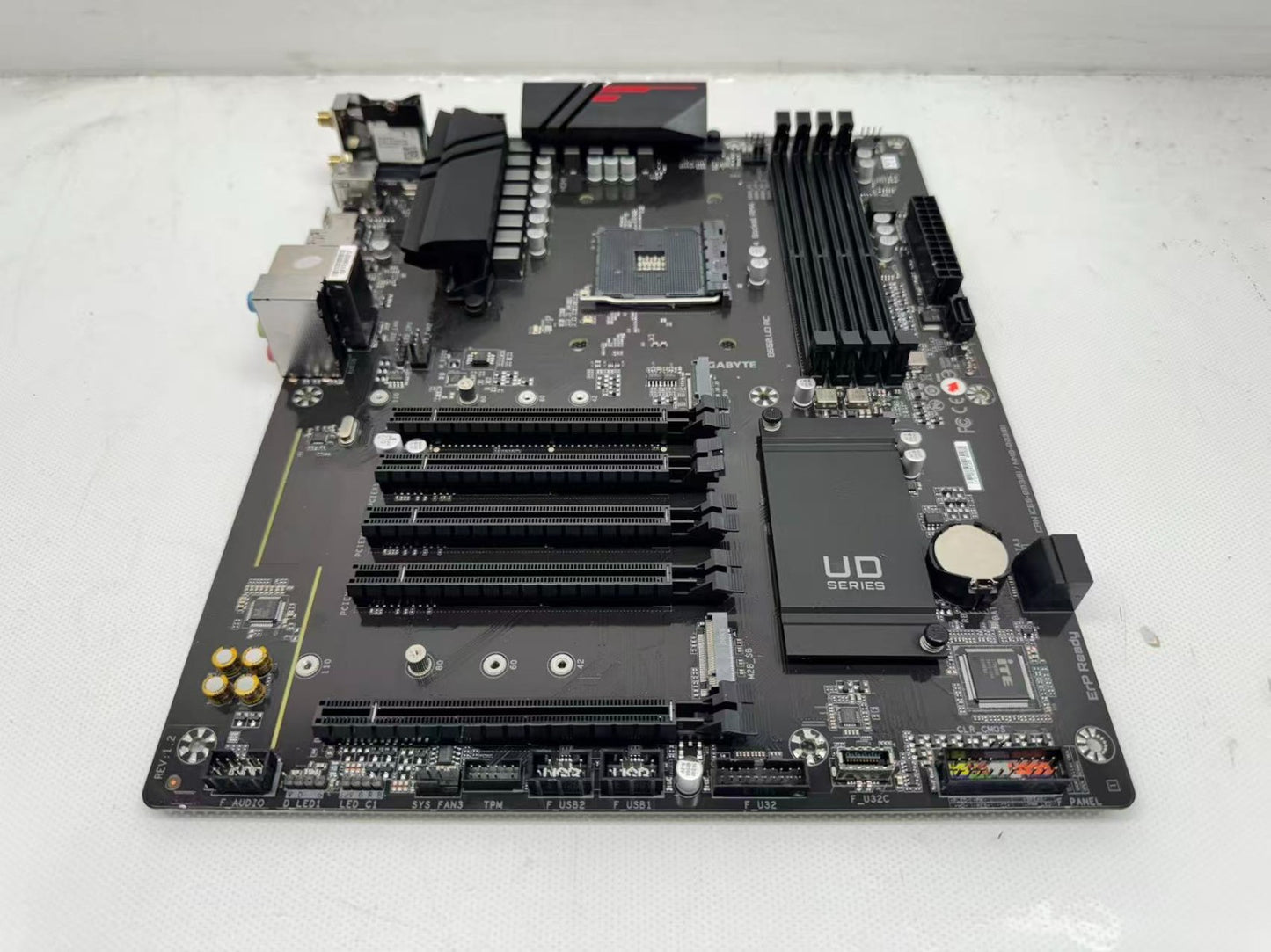 GIGABYTE B550 UD AC ATX Motherboard AMD Socket AM4 DDR4 HDMI **READ**