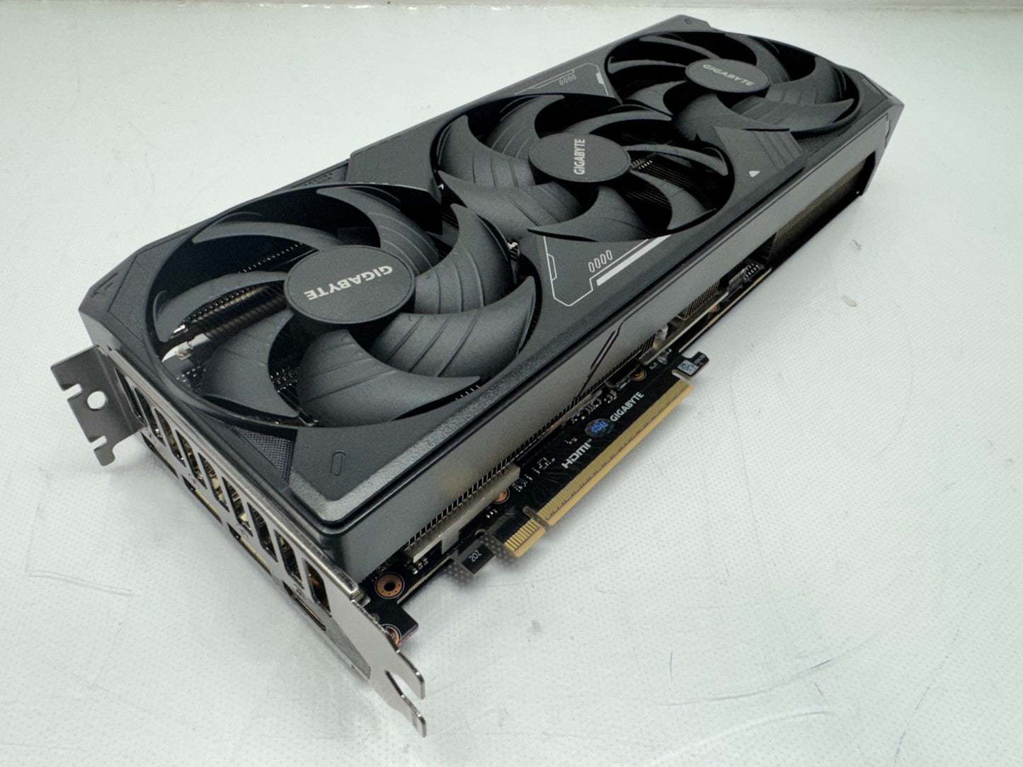 GIGABYTE GeForce RTX 5080 16GB GDDR7 GV-N5080WF3OC-16GD