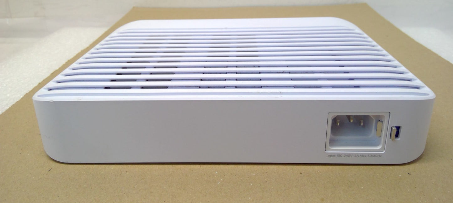 Ubiquiti etworks UniFi Pro 8 8-Port Gigabit PoE++ USW-Pro-8-poe Network Switch