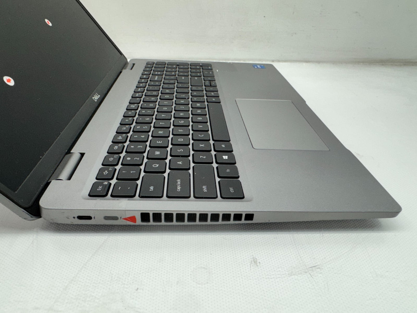 Dell Latitude 5520 15.6" i5-1135G7@2.4GHz 16G RAM 256GB SSD Windows 11 *Read*