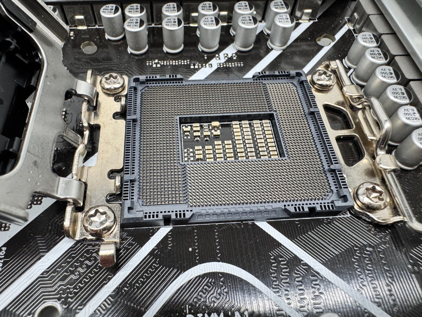 ASUS PRIME Z690-P WIFI LGA1700(Intel 12th Gen) ATX Motherboard No WIFI *READ*