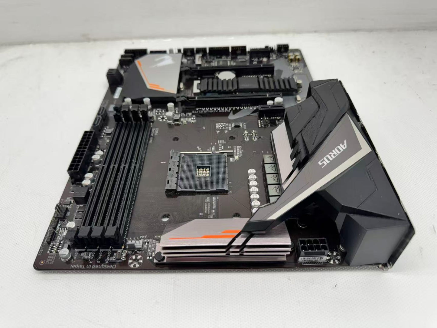 GIGABYTE B450 AORUS ELITE AM4 Socket B450 ATX Motherboard