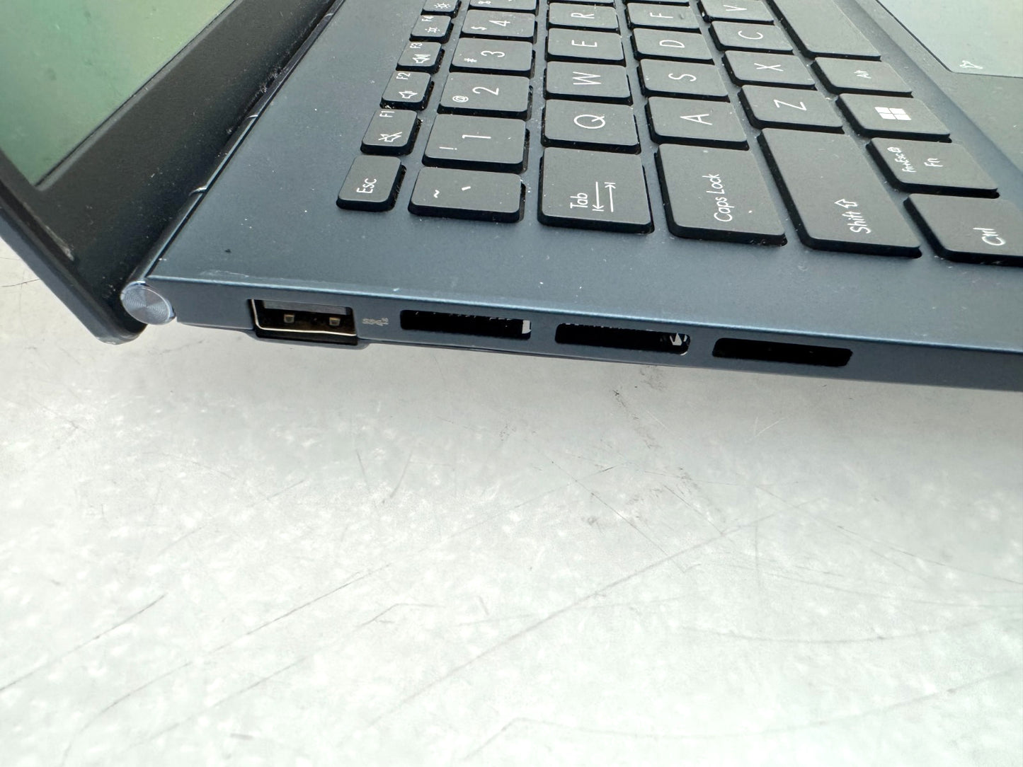 ASUS ZenBook Q409Z 14" Intel i5-124@1.7GHz 8GB RAM 512GB SSD Win 11 No Battery