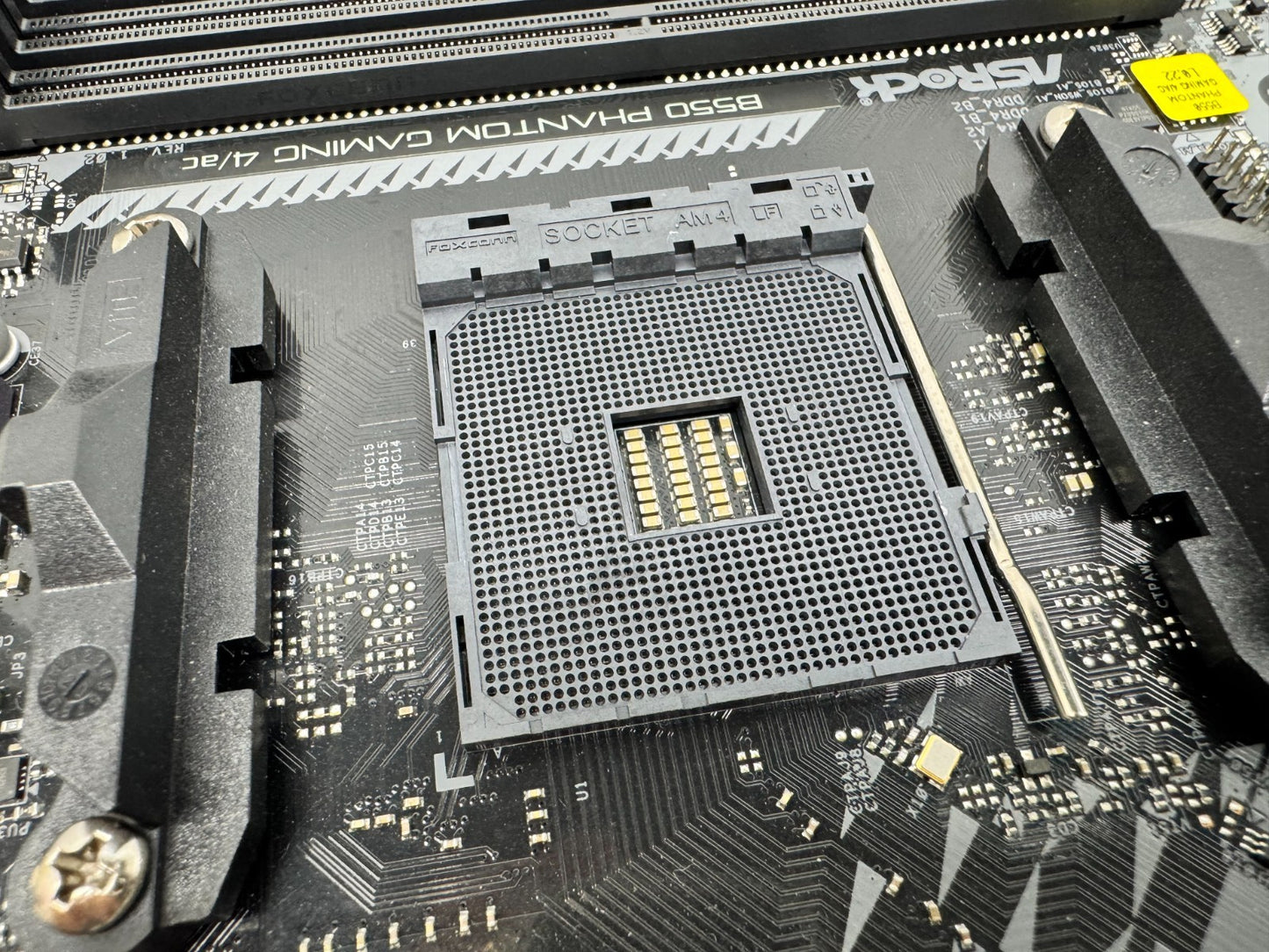 ASRock B550 Phantom GAMING 4/ac Motherboard AMD AM4 DDR4