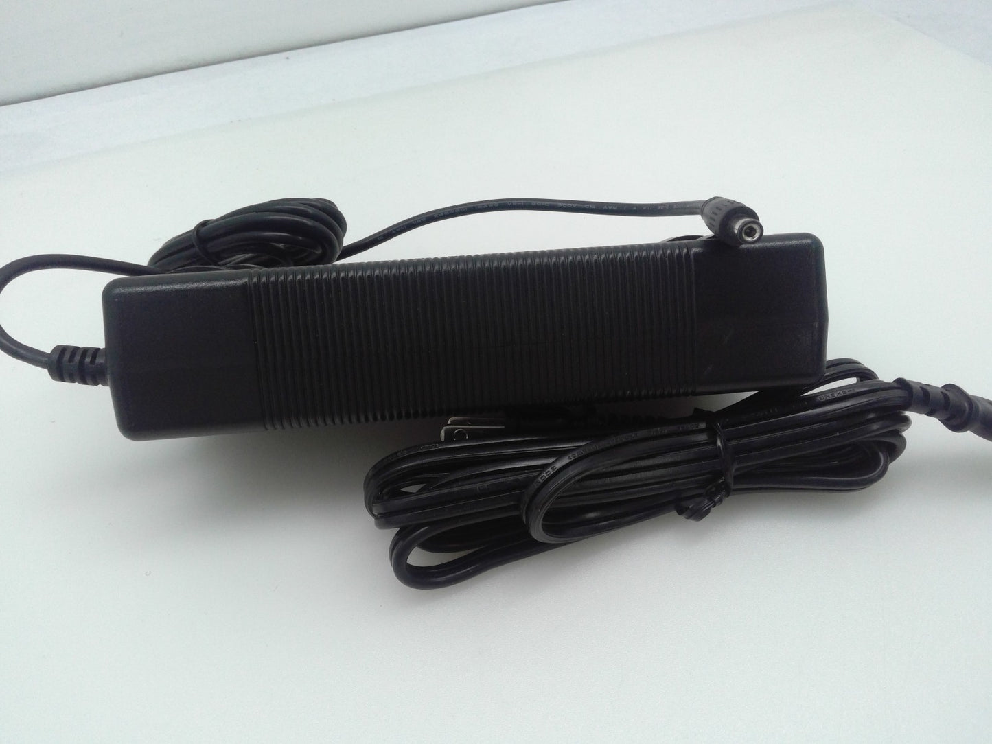 SWITCHING /GEAO Tech GEO1201DA-2400625 AC/DC Adapter Power supply 24V 6.25A