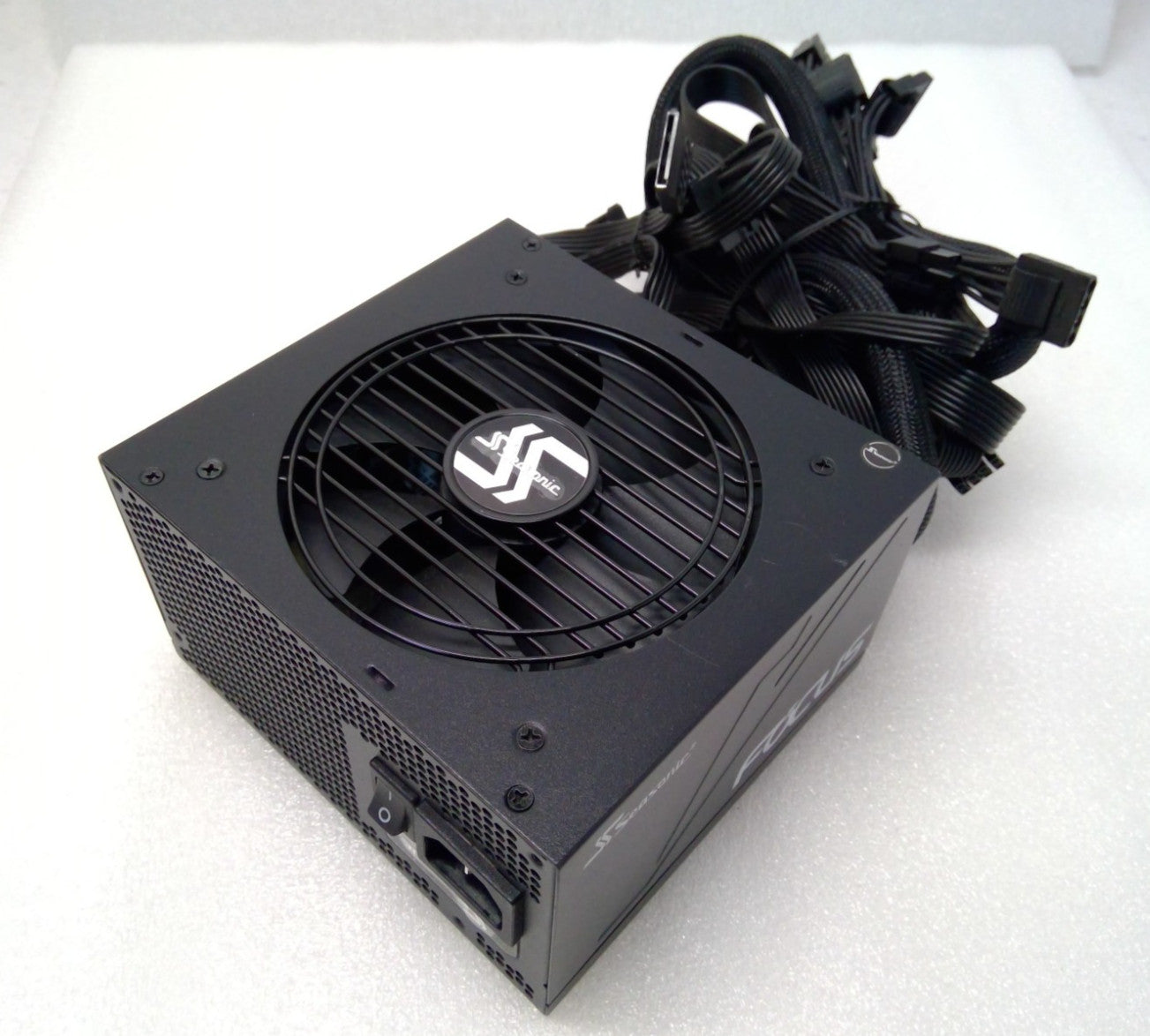 SeaSonic Focus GM-850 SSR-850FM 80 Plus Gold 850W Semi Modular Power Supply