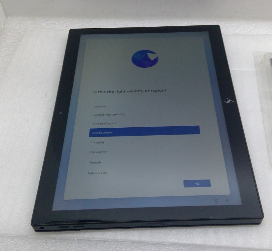 HP Engage Go Mobile System 12.3" Tablet i5-7Y57@1.2GHz 8G RAM 256GB, Win11  B14