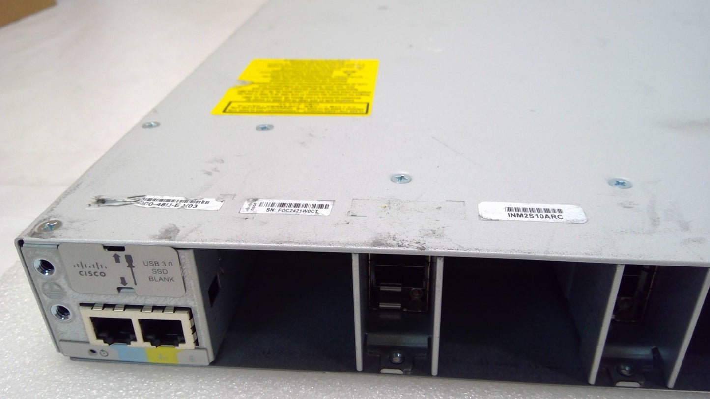 Cisco *C9300-48U-E* Catalyst 9300 48-Port UPOE Switch W/MODULE  *NO PSU NO FANS*