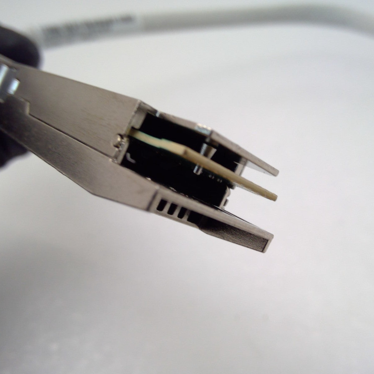 Amphenol 800G OSFP DAC Cable 29in 0.737M NJPPER-G509-03-1155860-03 White Braided