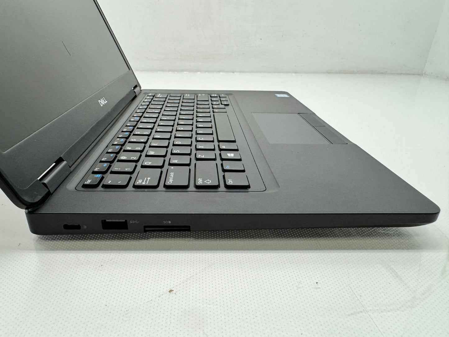 Dell Latitude 5490 14" 1366 x 768 i7-7600U@2.80GHz 16G RAM 256GB SSD Win11 W/AC