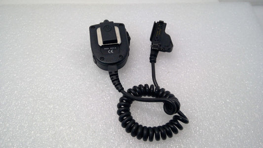 Motorola RMN 5021A - Commander remote speaker microphone（strain relief snapped）