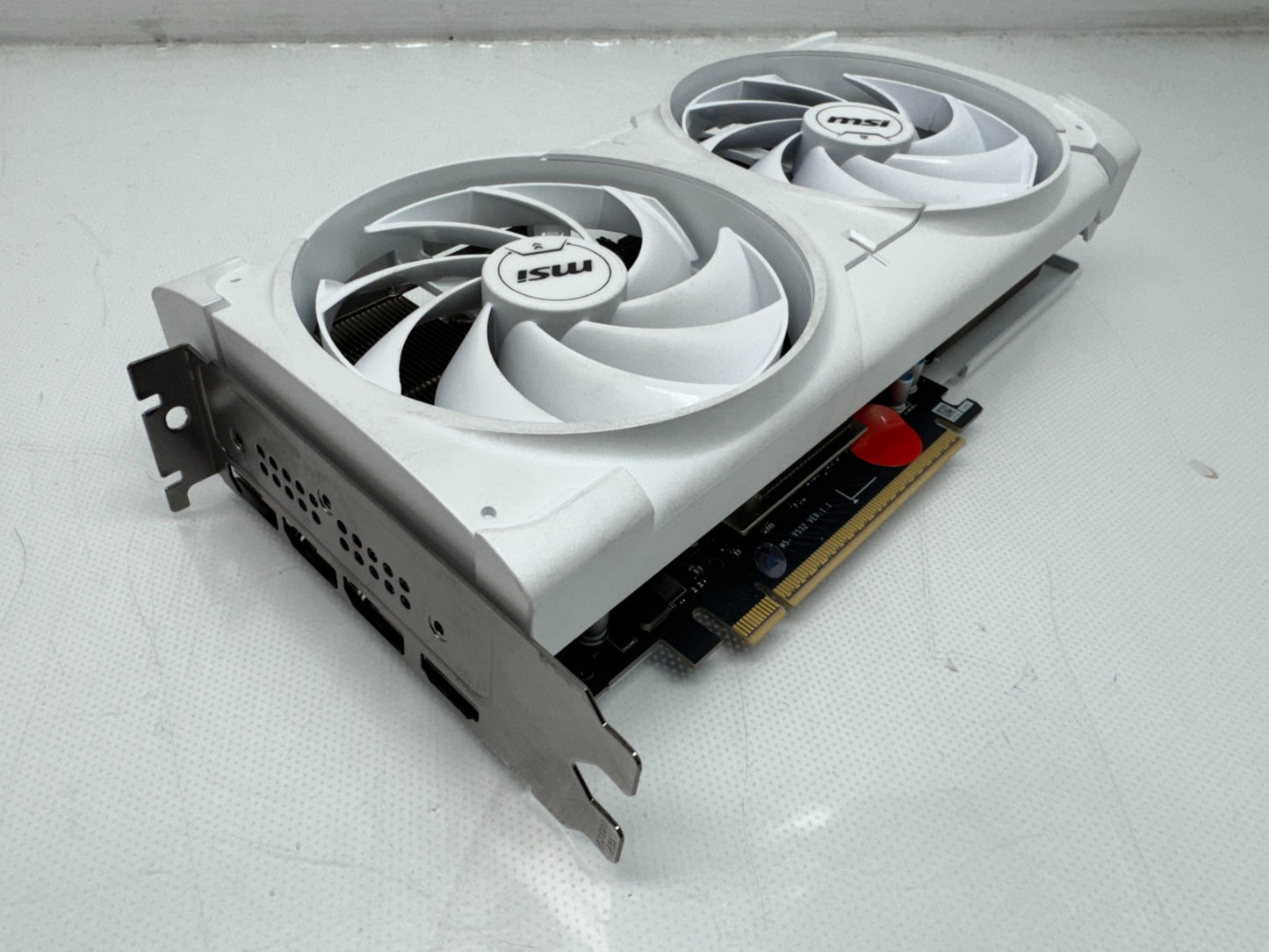 *For Parts* MSI GeForce RTX 5070 12G GDDR7 Ventus 2X OC White *Not Working*