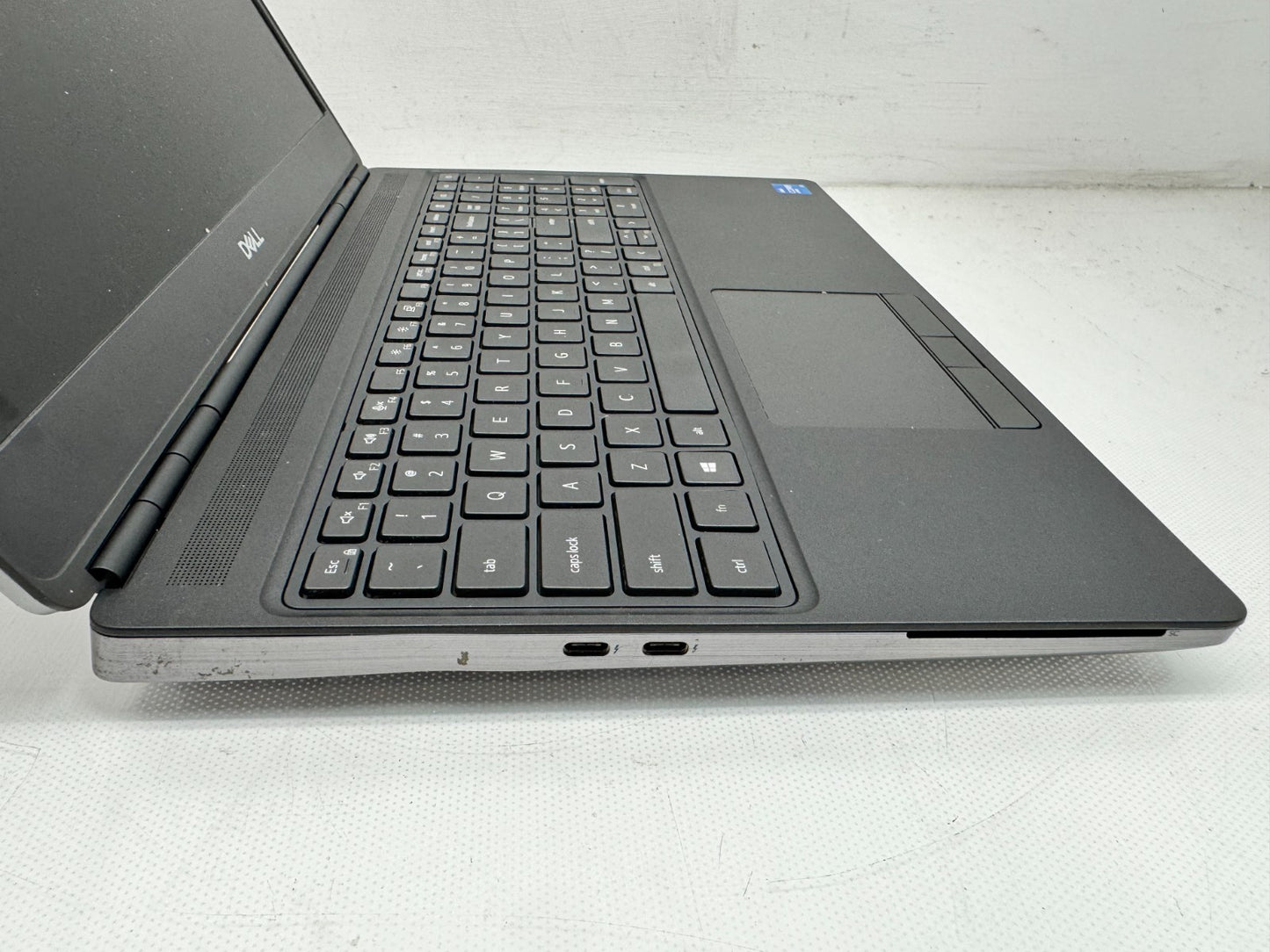 Dell Precision 7560 Laptop i5-11500H@2.90GHz 16GB 256 SSD T1200 Win 11 *READ