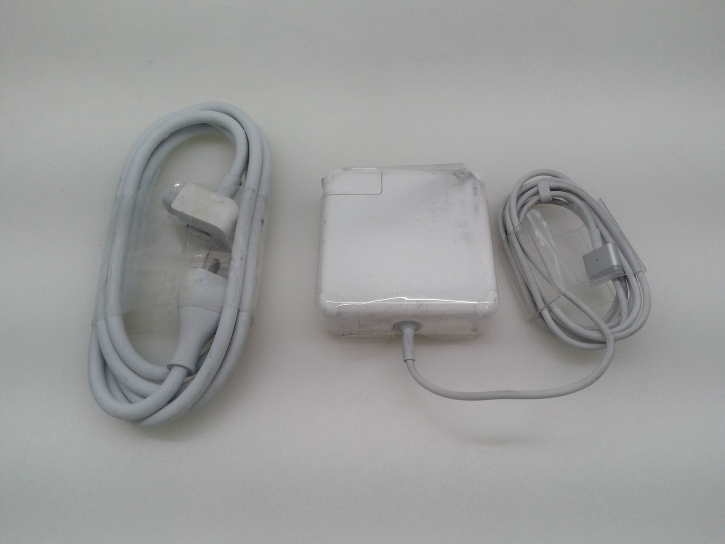 GENUINE  APPLE A1424 MACBOOK PRO RETINA MAGSAFE 2 85W AC POWER ADAPTER