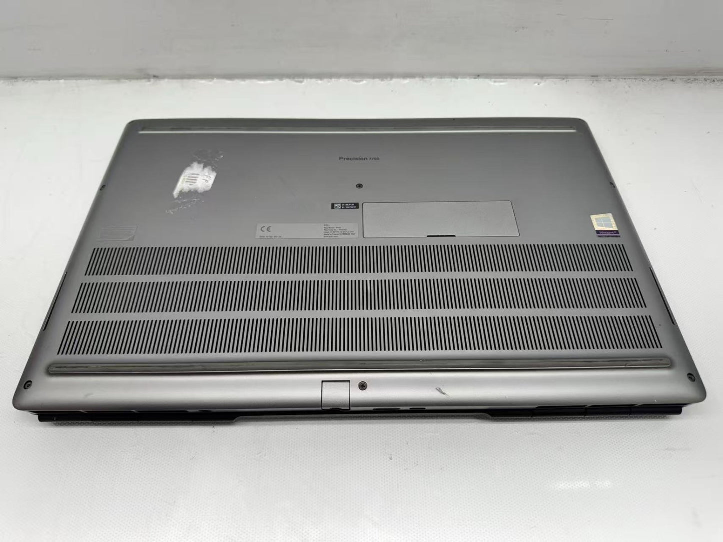 Dell Precision 7750 Xeon W-10855M@2.8GHz 16GB NO SSD RTX 3000 W/AC *READ*